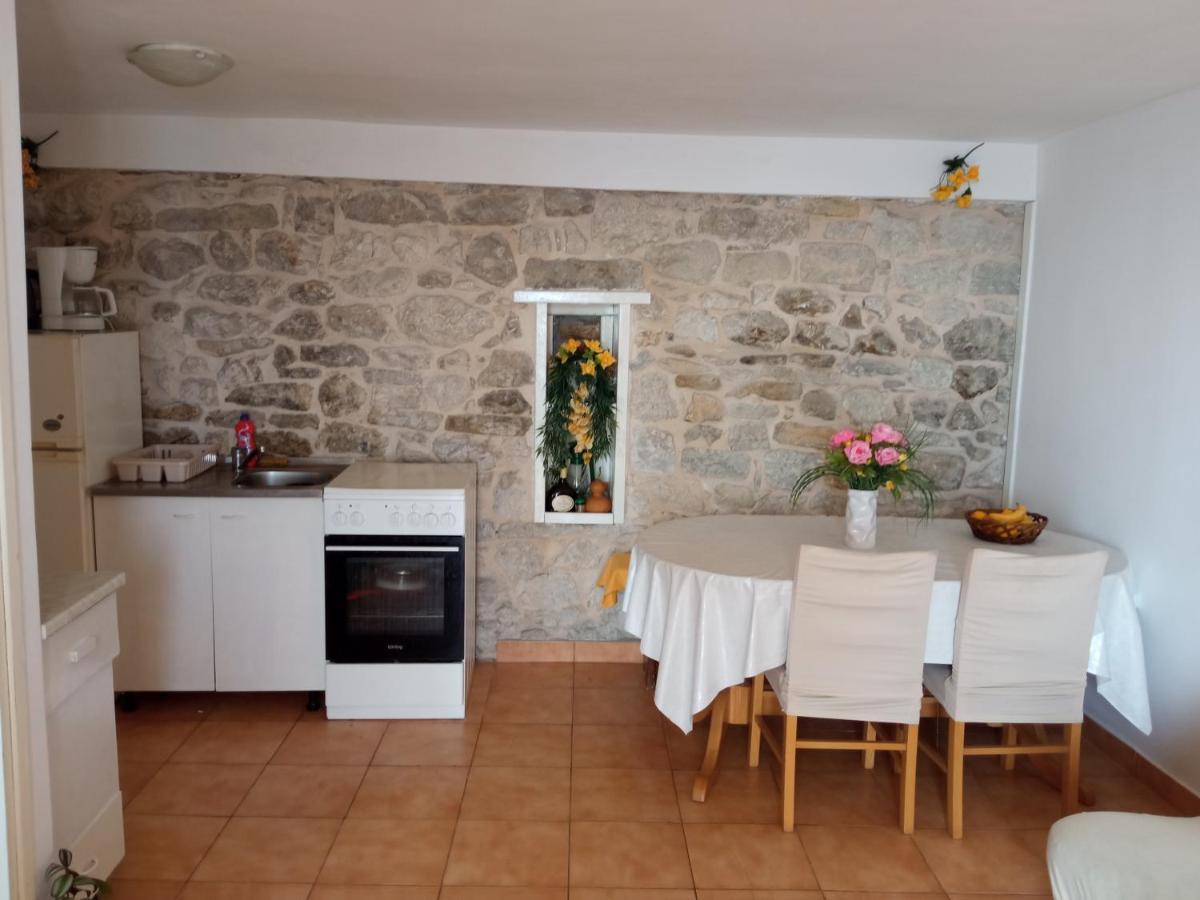 Apartman Anna Подстрана Екстериор снимка